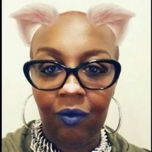 Meet your Posher, Yolanda